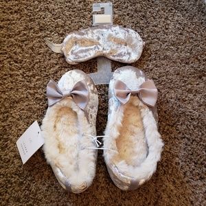 NWT Lauren Conrad Slipper and Eye Mask Set